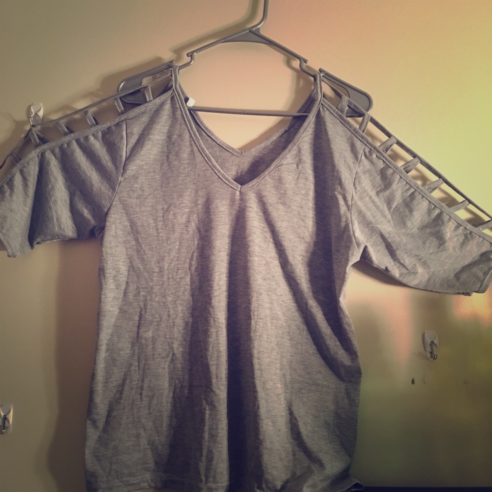 Grey top